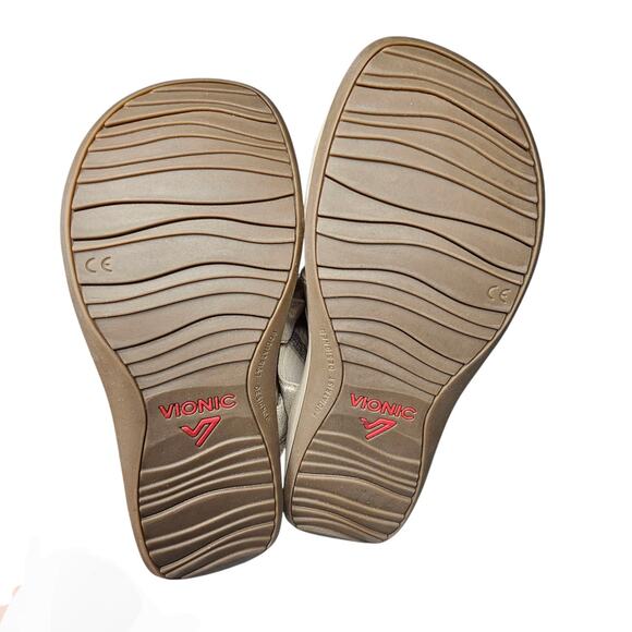 VIONIC Tami Backstrap Platform Wedge Metallic Sandals in Champagne Size 7 - Picture 9 of 10